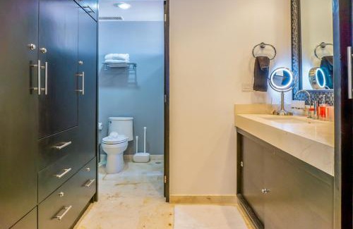 Zazil-ha House | Executive Penthouse with unobstructed Views at The Elements by BRIC