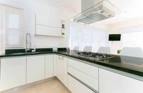 Cancun House | House in Private Altus Il - Private Pool