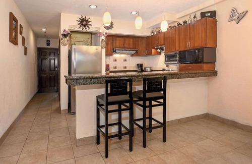 Playacar Fase I Condo | Relaxing 1BR for Couples at Xaman Ha 7110