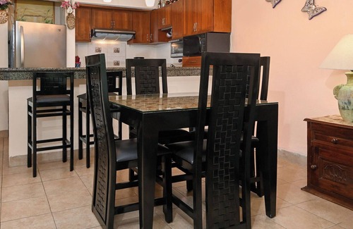 Playacar Fase I Condo | Relaxing 1BR for Couples at Xaman Ha 7110