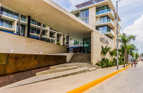Downtown Condo | 93 m² Condo ∙ 2 bedrooms ∙ 6 guests
