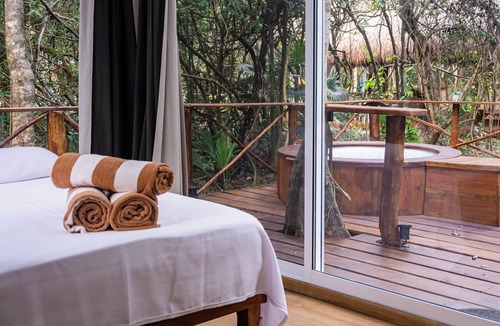 Akumal Hotel | COLORFUL NIGHT capsules