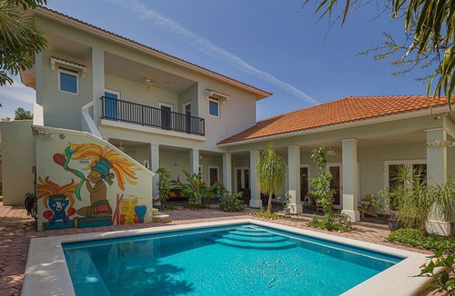Colonia Centro House | Entire Luxury Private Home - Walking distance to downtown dinning