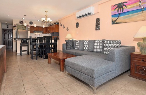 Playacar Fase I Condo | Relaxing 1BR for Couples at Xaman Ha 7110