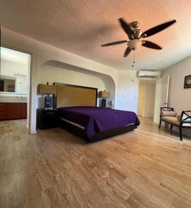 Zona Hotelera House | Master Suite In Beach House Pok